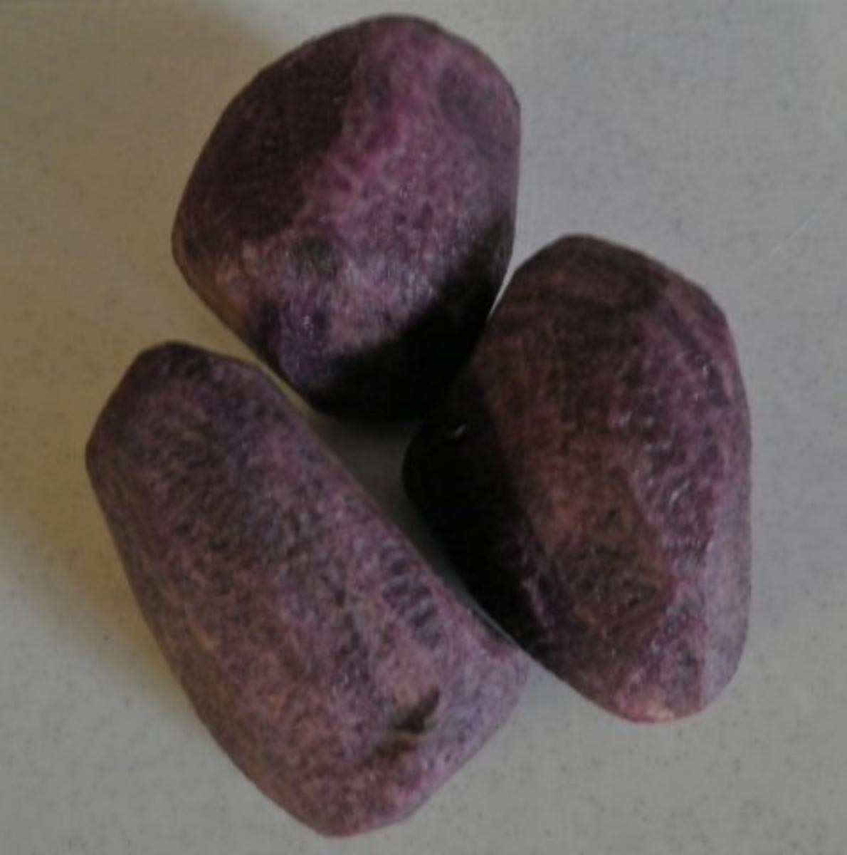 Zugedeckter Fisch mit violetten Kartoffelpüree - Rezept - Bild Nr. 7