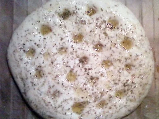 Focaccia mit Käutern (ligurisches Fladenbrot) - Rezept - Bild Nr. 2