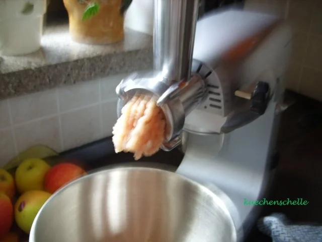 Rezept: Bulette aus Hähnchenfleisch Bild Nr. 3 Bulette aus Hähnchenfleisch - Rezept - Bild Nr. 3