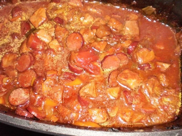 Paprikagulasch mit Cabanossi - Rezept