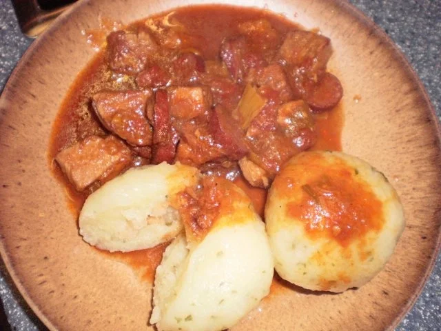 Paprikagulasch mit Cabanossi - Rezept - Bild Nr. 2