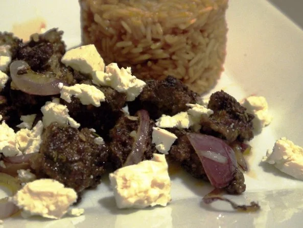 Mediterrane Hackfleischpfanne mit Tomatenreis - Rezept