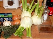 GESCHMORTER FENCHEL IM SAFRAN - GEMÜSESUD  /  FENOUIL BRAISÉ AU SAFRAN - Rezept