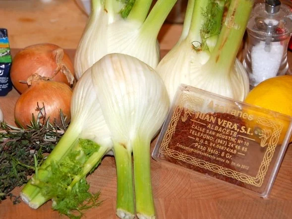 GESCHMORTER FENCHEL IM SAFRAN - GEMÜSESUD  /  FENOUIL BRAISÉ AU SAFRAN - Rezept - Bild Nr. 2