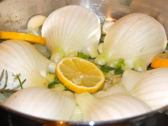 GESCHMORTER FENCHEL IM SAFRAN - GEMÜSESUD  /  FENOUIL BRAISÉ AU SAFRAN - Rezept - Bild Nr. 9