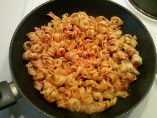Rezept: Nudel: Pikante Bratnudeln mit Ei Bild Nr. 2 Nudel: Pikante Bratnudeln mit Ei - Rezept - Bild Nr. 2