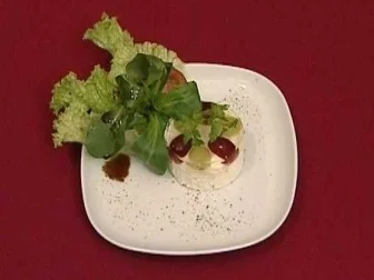 Törtchen vom Ziegenfrischkäse mit Traubengelee (Peer Kusmagk) - Rezept