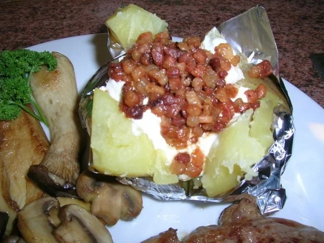 Rezept: Entrecote mit Chimichurrie Sauce, Folienkartoffeln und Kräutersaitlinge Bild Nr. 3 Entrecote mit Chimichurrie Sauce, Folienkartoffeln und Kräutersaitlinge - Rezept - Bild Nr. 3