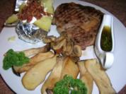 Entrecote mit Chimichurrie Sauce, Folienkartoffeln und Kräutersaitlinge - Rezept