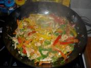 WOK Pfanne mit Hähnchen Filet - Rezept