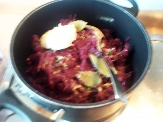 Sonntagsessen : Sauerbraten mit Apfelrotkohl - Rezept - Bild Nr. 3