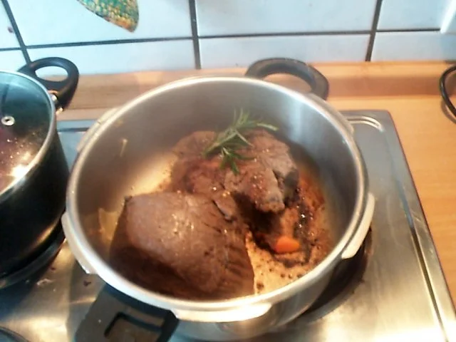 Sonntagsessen : Sauerbraten mit Apfelrotkohl - Rezept - Bild Nr. 8