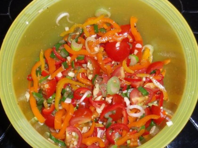 Asiatischer Tomaten Paprikasalat - einfach - 165 kcal/100g