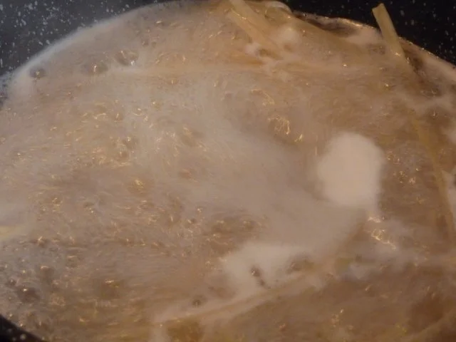 Rezept: Fleischlose : Dinkelnudeln mit Ei und Spinat Bild Nr. 12 Fleischlose : Dinkelnudeln mit Ei und Spinat - Rezept - Bild Nr. 12