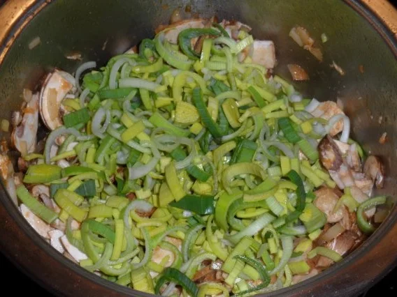 Rezept: Hähnchen-Lauch-Suppe Bild Nr. 6 Hähnchen-Lauch-Suppe - Rezept - Bild Nr. 6