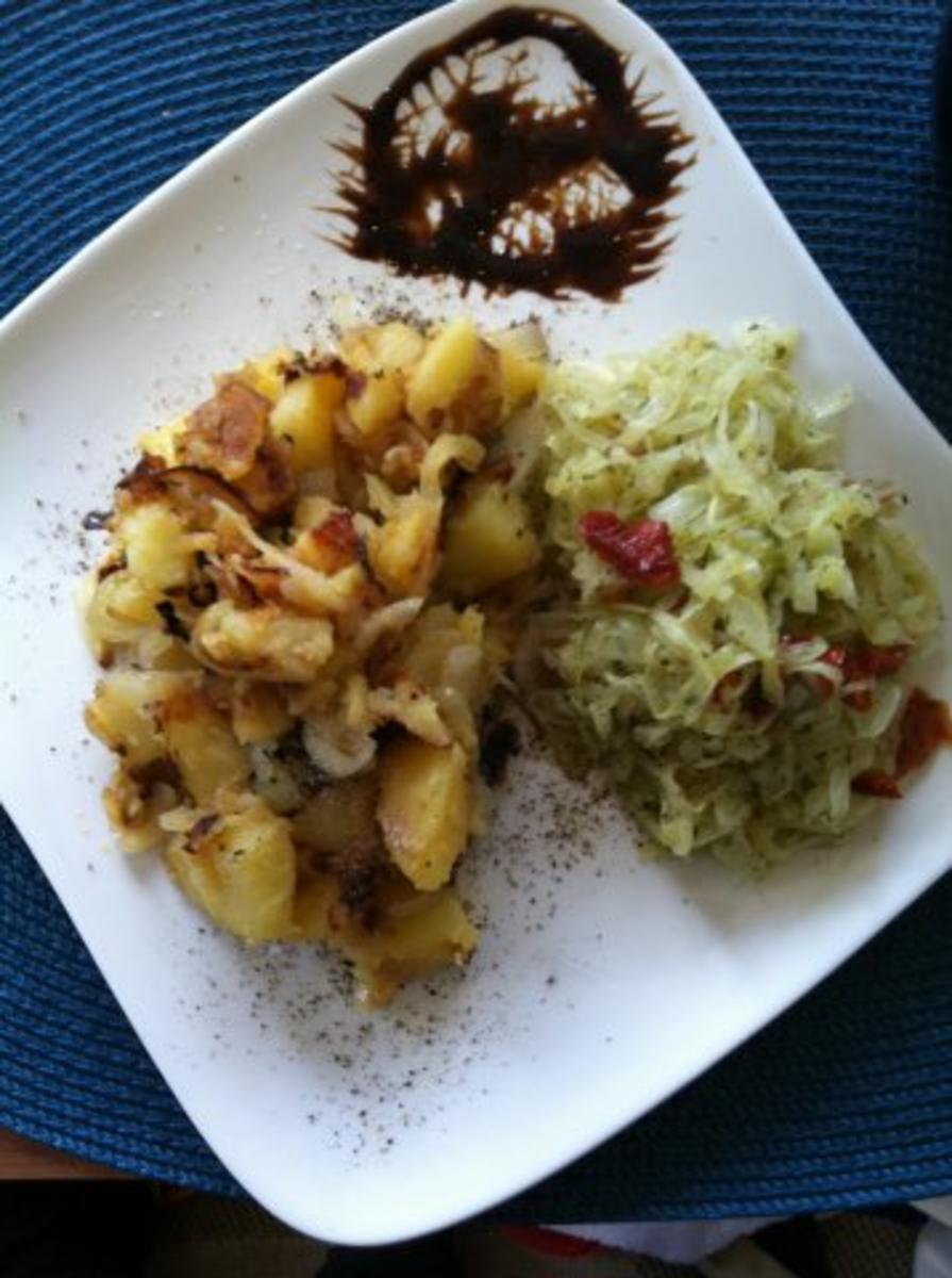 Spitzkohl-Salat mit Bratkartoffeln - Rezept - Bild Nr. 3