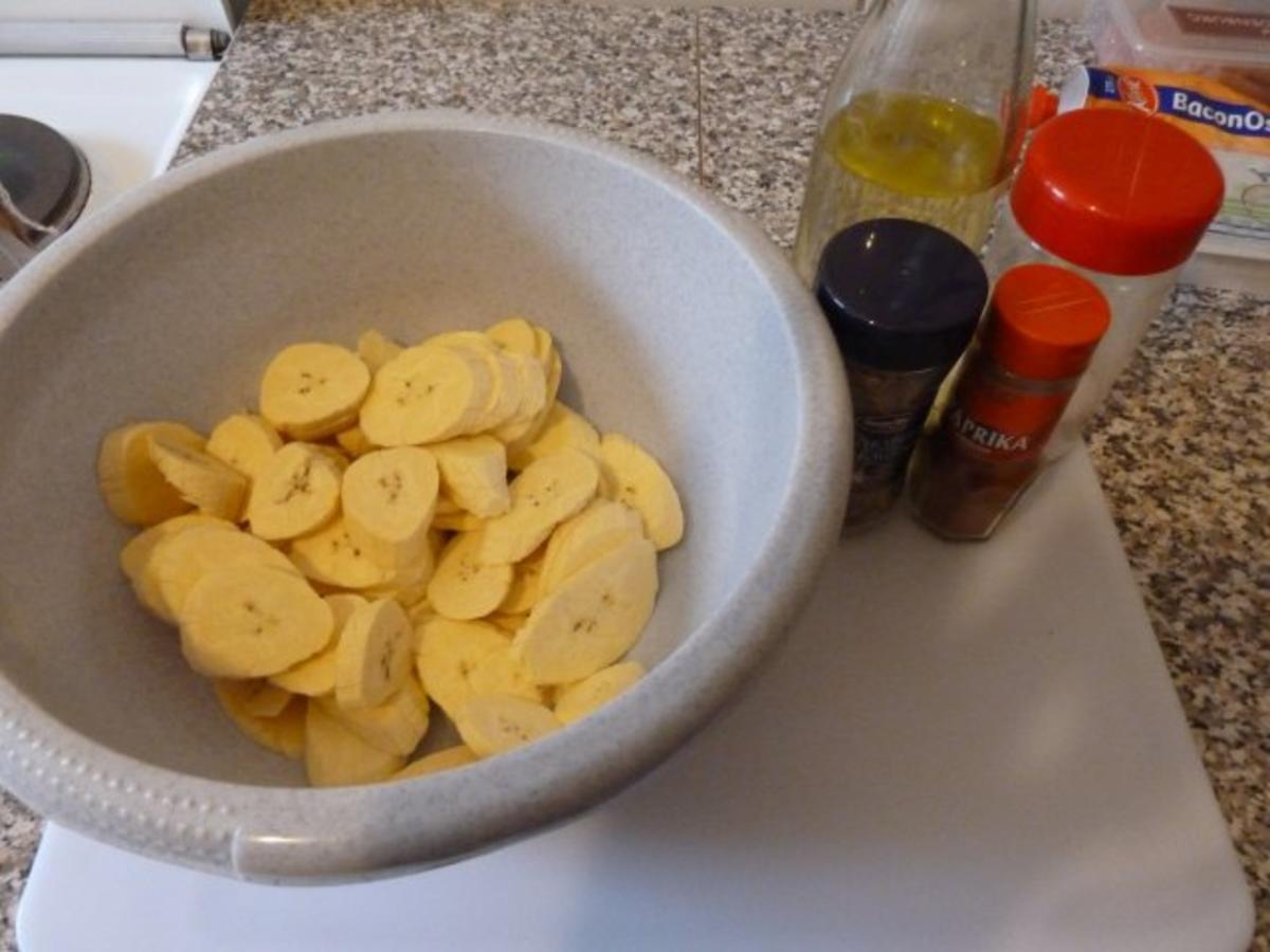 Putensteak gefüllt an Frischkäsesauce mit Kochbananenchips - Rezept - Bild Nr. 11