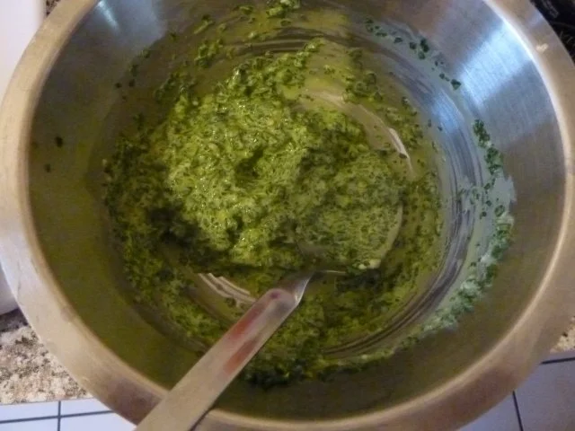 Putensteak gefüllt an Frischkäsesauce mit Kochbananenchips - Rezept - Bild Nr. 6