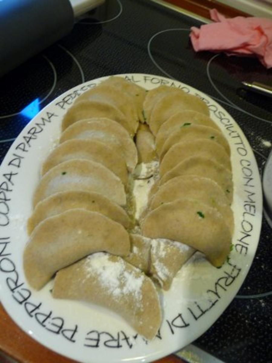 Schlutzkrapfen mit Salbeibutter - Rezept - kochbar.de