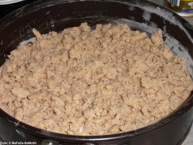 Rezept: Haselnuss-Streuselkuchen Bild Nr. 2 Haselnuss-Streuselkuchen - Rezept - Bild Nr. 2