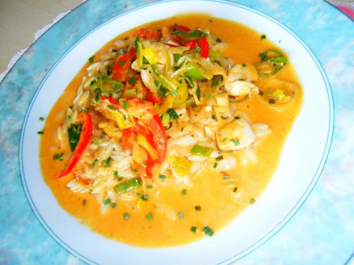 Hühnchen mit Gemüse in fernöstlicher Kokos Sauce spicy/-scharf ...