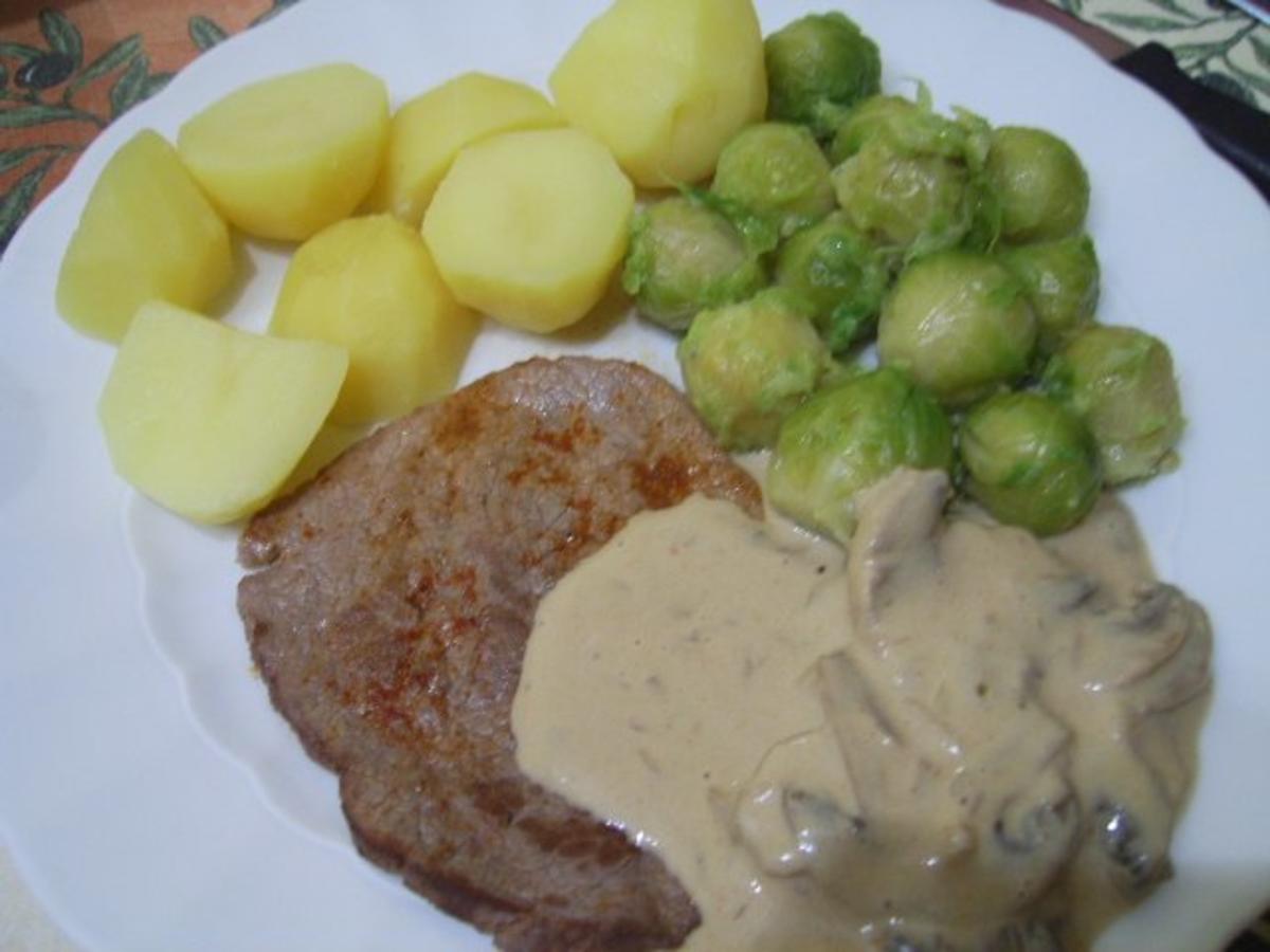 Rinderminutensteak mit Champignonsosse - Rezept - kochbar.de