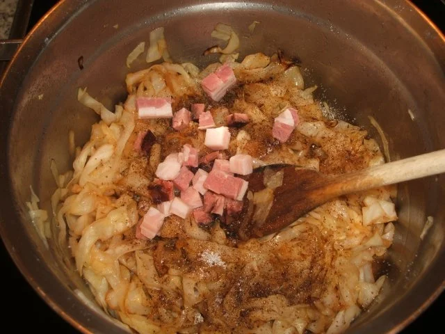 Rezept: Pikantes Backen: Krautstrudel Bild Nr. 6 Pikantes Backen: Krautstrudel - Rezept - Bild Nr. 6