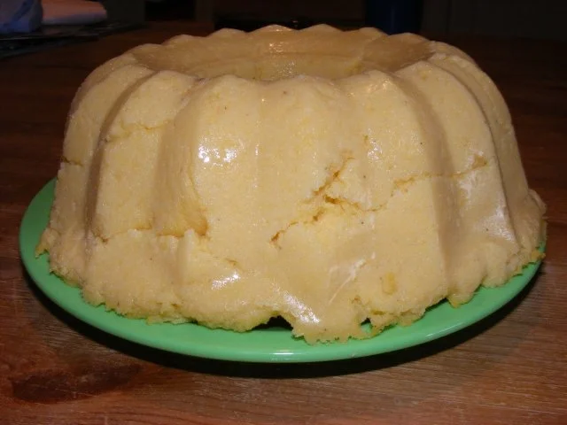 Maispolenta-Pudding mit Apfelmark - Rezept