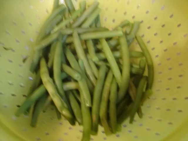 Matjesfilet mit Speckbohnen und Kartoffelpilzen - Rezept - Bild Nr. 6