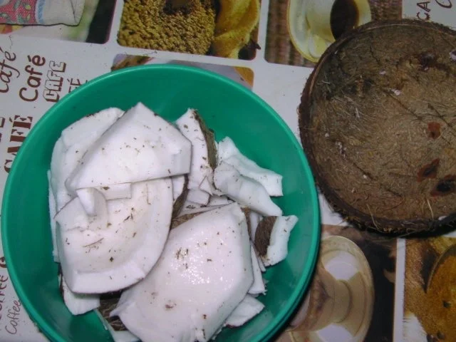 Rezept: Kokos-Dattel-Konfekt Bild Nr. 3 Kokos-Dattel-Konfekt - Rezept - Bild Nr. 3