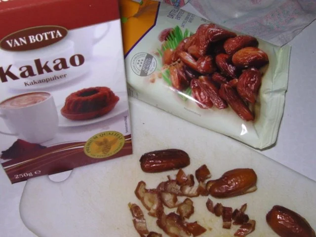 Rezept: Kokos-Dattel-Konfekt Bild Nr. 5 Kokos-Dattel-Konfekt - Rezept - Bild Nr. 5