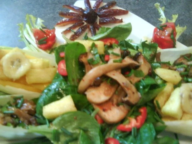 Rezept: Salat/ Frühlingseinzug im Hexenhaus Bild Nr. 2 Salat/ Frühlingseinzug im Hexenhaus - Rezept - Bild Nr. 2