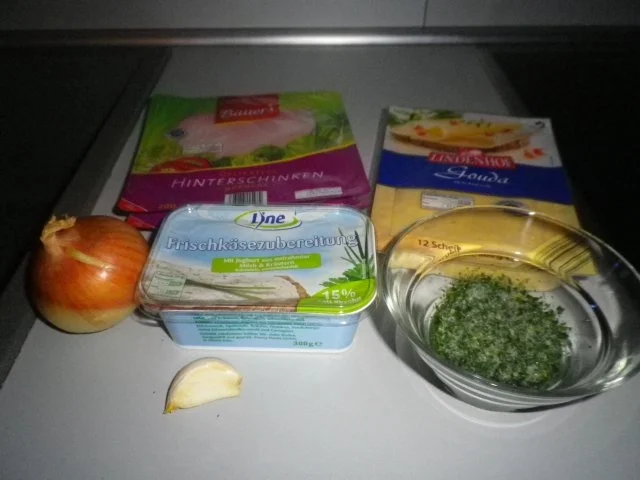 Rezept: Käse - Zwiebel - Rolle mit Schinken Bild Nr. 4 Käse - Zwiebel - Rolle mit Schinken - Rezept - Bild Nr. 4