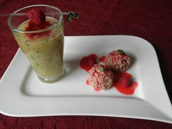 Kiwisuppe und Zimtmilchreis mit Himbeersoße ... - Rezept - Bild Nr. 7