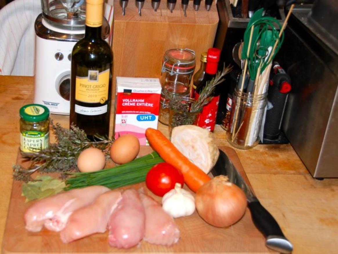 POCHIERTE HÄHNCHENBRUST IN WEISSWEIN - KAPERNSAUCE - Rezept - kochbar.de