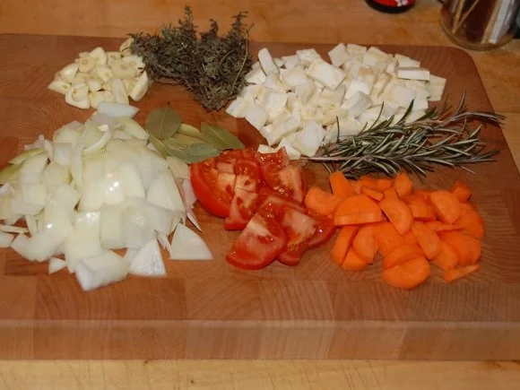 POCHIERTE HÄHNCHENBRUST IN WEISSWEIN - KAPERNSAUCE - Rezept - Bild Nr. 6