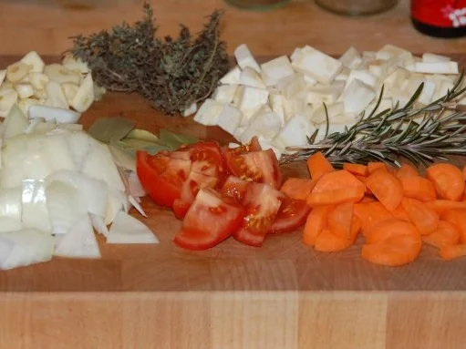 POCHIERTE HÄHNCHENBRUST IN WEISSWEIN - KAPERNSAUCE - Rezept - Bild Nr. 7