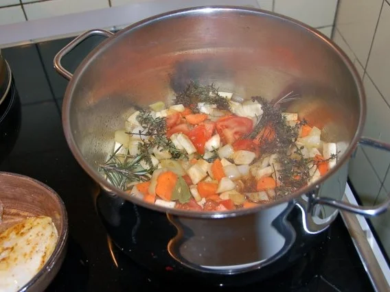 POCHIERTE HÄHNCHENBRUST IN WEISSWEIN - KAPERNSAUCE - Rezept - Bild Nr. 9