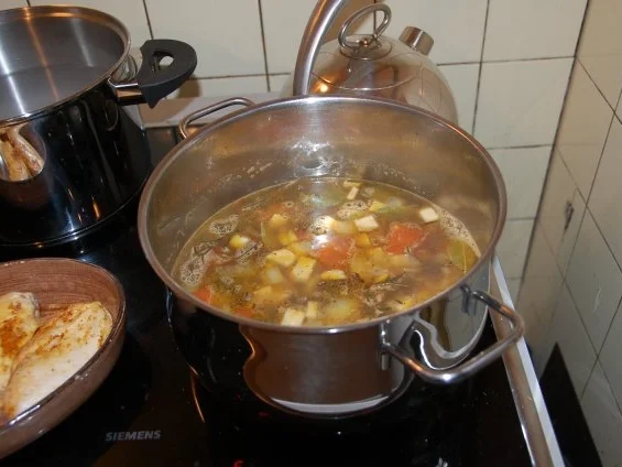 POCHIERTE HÄHNCHENBRUST IN WEISSWEIN - KAPERNSAUCE - Rezept - Bild Nr. 11
