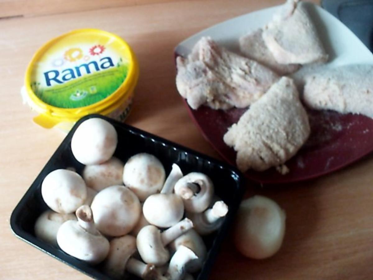 Kotelett unter einer Champignonhaube mit frischen Champignons - Rezept - Bild Nr. 3