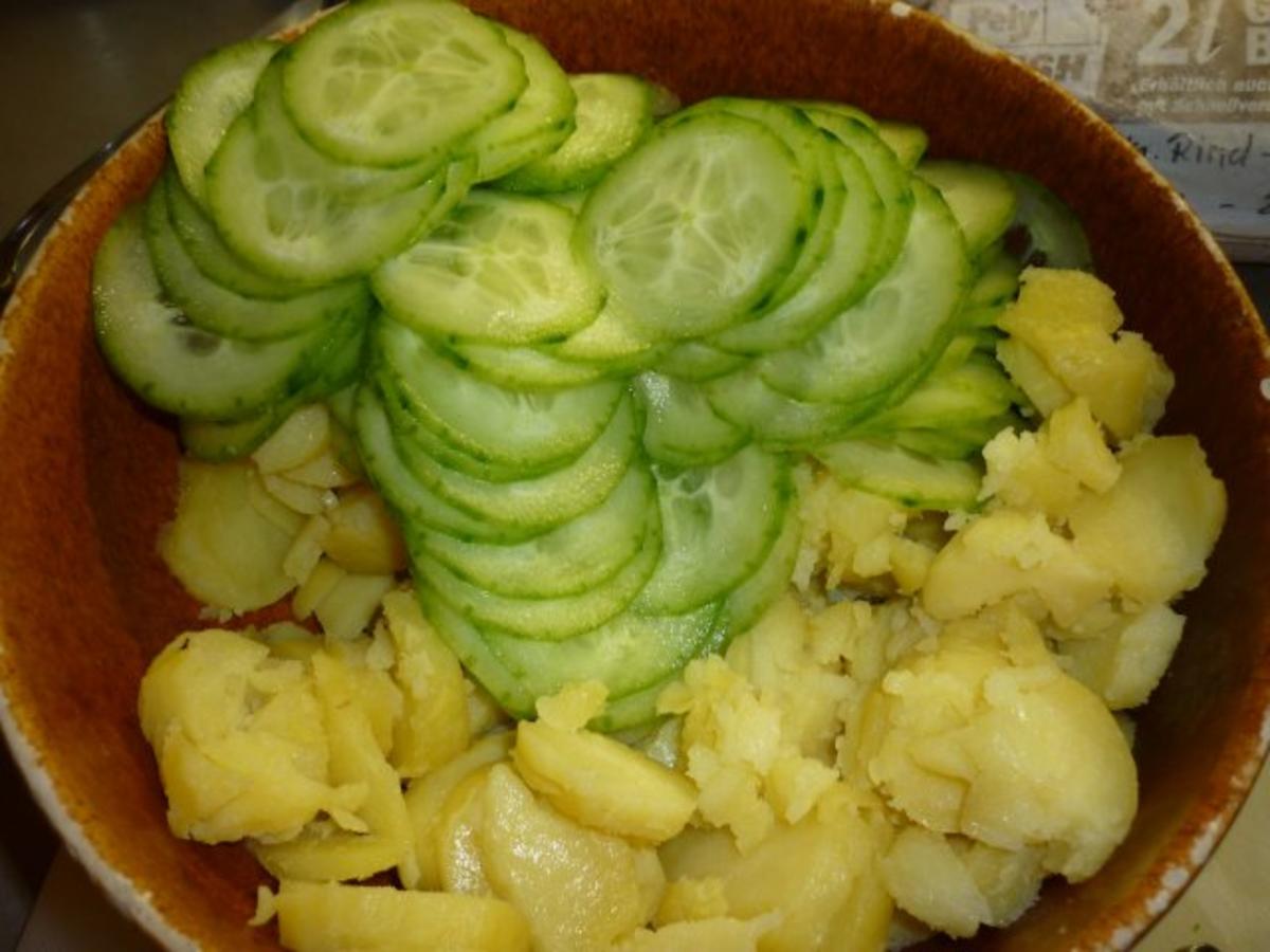 Kartoffelsalat   oder   Kartoffel- / Gurkensalat - Rezept - Bild Nr. 2