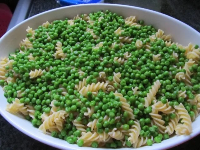 Auflauf mit Nudeln und Erbsen - Rezept - Bild Nr. 3