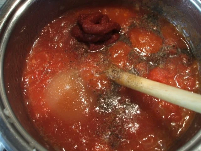 Soßen: Fruchtige Tomatensoße ohne Einbrenne - Rezept - Bild Nr. 4