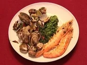 Venusmuscheln, Salat mit Gambas und Roseval-Kartoffeln (Ellen ten Damme) - Rezept