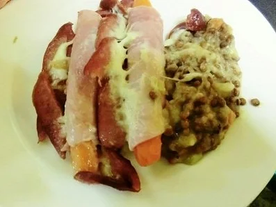 Rezept: RESTE: Möhren-Schinken-Röllchen auf Linsen, schnell gemacht RESTE: Möhren-Schinken-Röllchen auf Linsen, schnell gemacht - Rezept