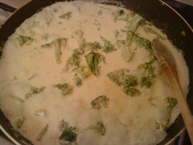 Rezept: Zwergi's Tagliatelle an Broccoli - Wallnuss - Sahnesauce Bild Nr. 4 Zwergi's Tagliatelle an Broccoli - Wallnuss - Sahnesauce - Rezept - Bild Nr. 4