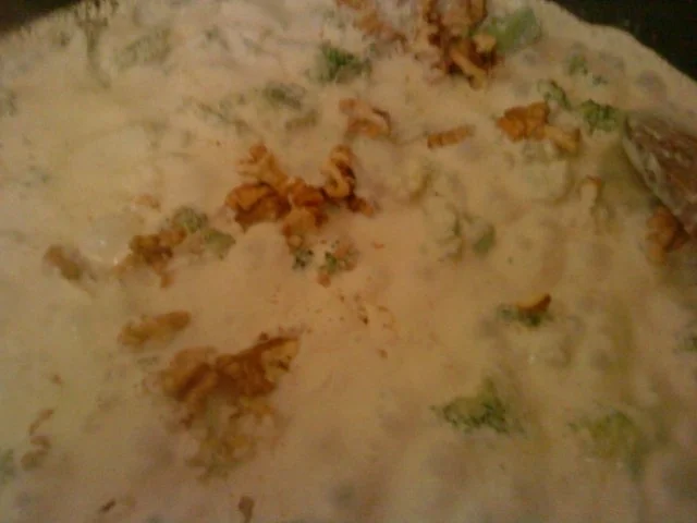 Rezept: Zwergi's Tagliatelle an Broccoli - Wallnuss - Sahnesauce Bild Nr. 5 Zwergi's Tagliatelle an Broccoli - Wallnuss - Sahnesauce - Rezept - Bild Nr. 5