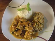 scharfes Hähnchen mit Champignons, Reis - Rezept