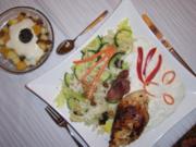 Hähnchenbrustfilet mit Salat und Zaziki - Rezept