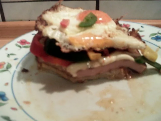 Leberkäse mit Mozzarella und Paprika - Rezept